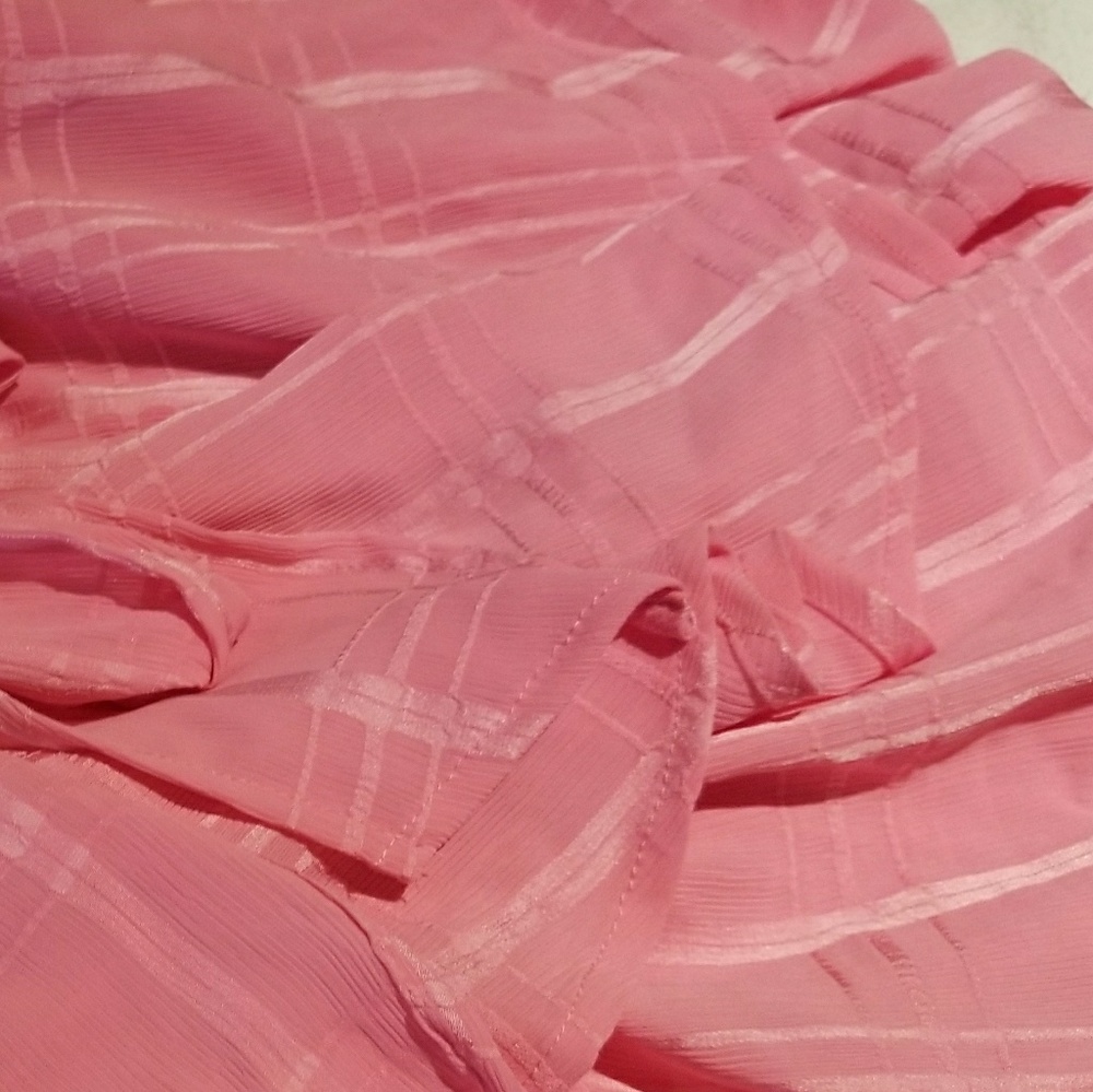 New light pink ruffle romper / baby pink romper - Picture 5 of 5